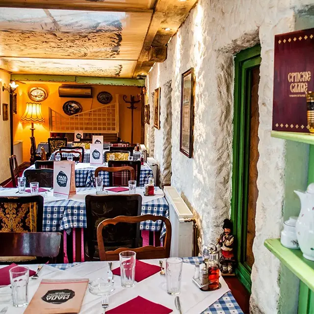 MKI sala zelena polica